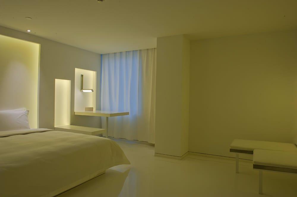 The Emperor Tiananmen Beijing 호텔 외부 사진 A room at the hotel