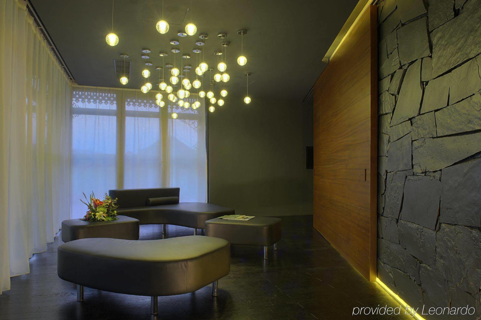 The Emperor Tiananmen Beijing 호텔 외부 사진 The interior of the hotel
