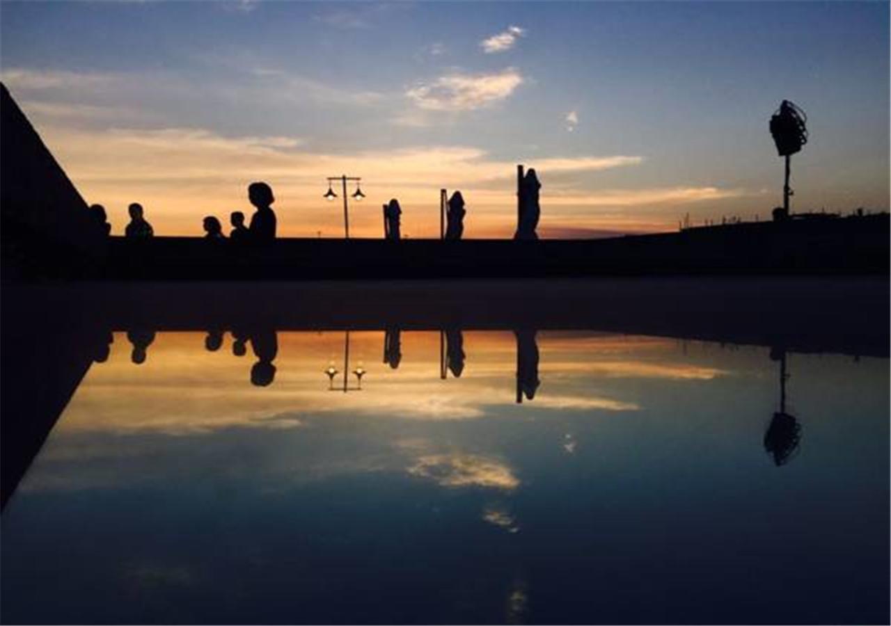The Emperor Tiananmen Beijing 호텔 외부 사진 Sunset at the beach