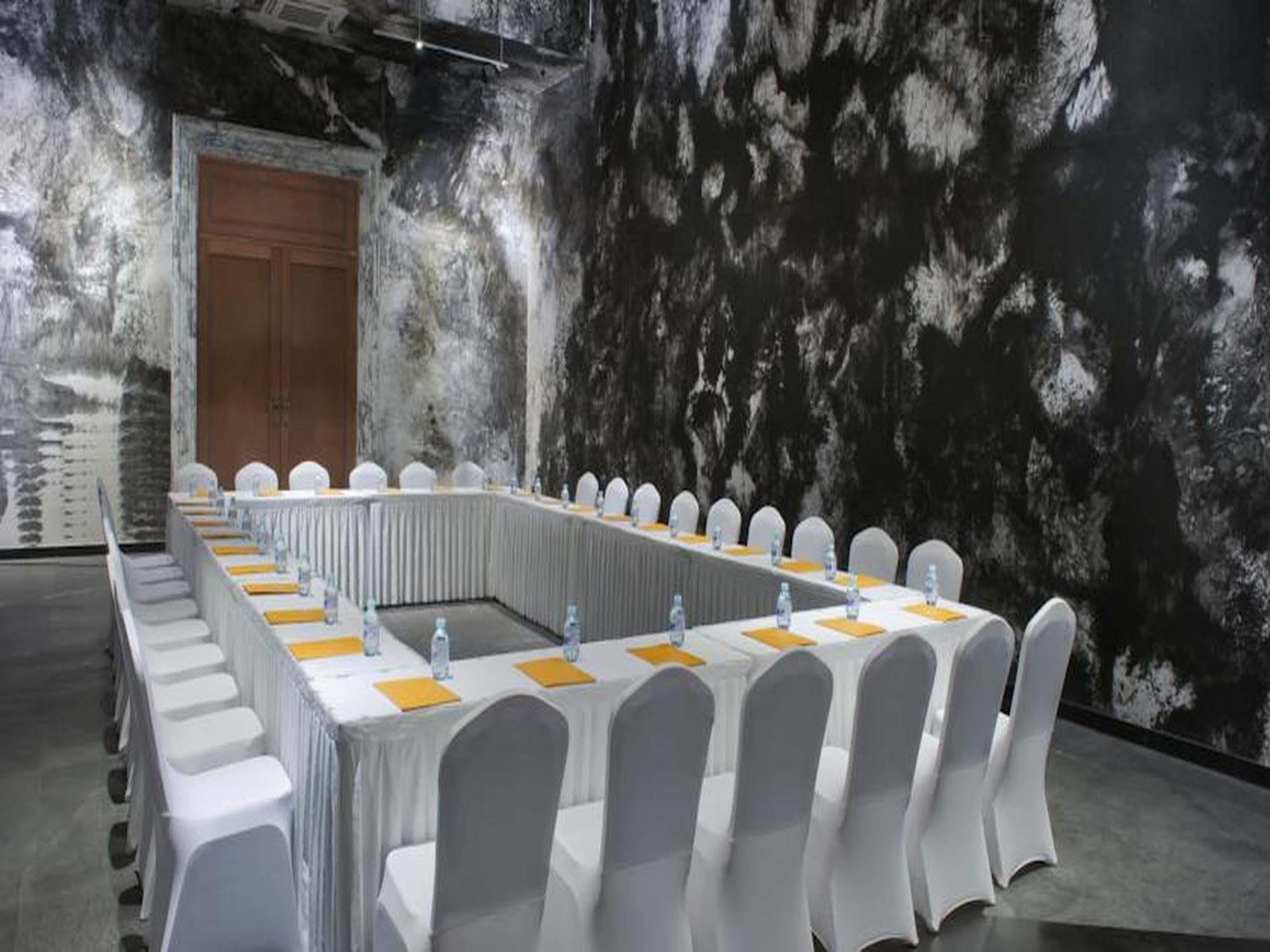 The Emperor Tiananmen Beijing 호텔 외부 사진 The meeting room
